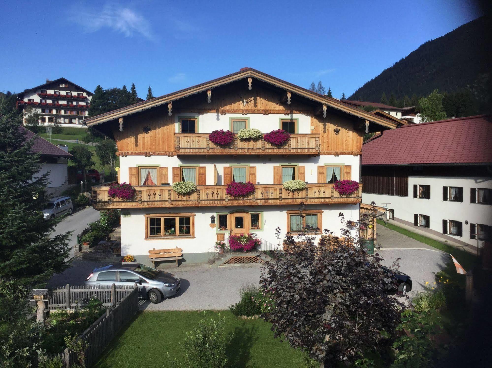 Haus Amann Apartment Berwang Exterior photo