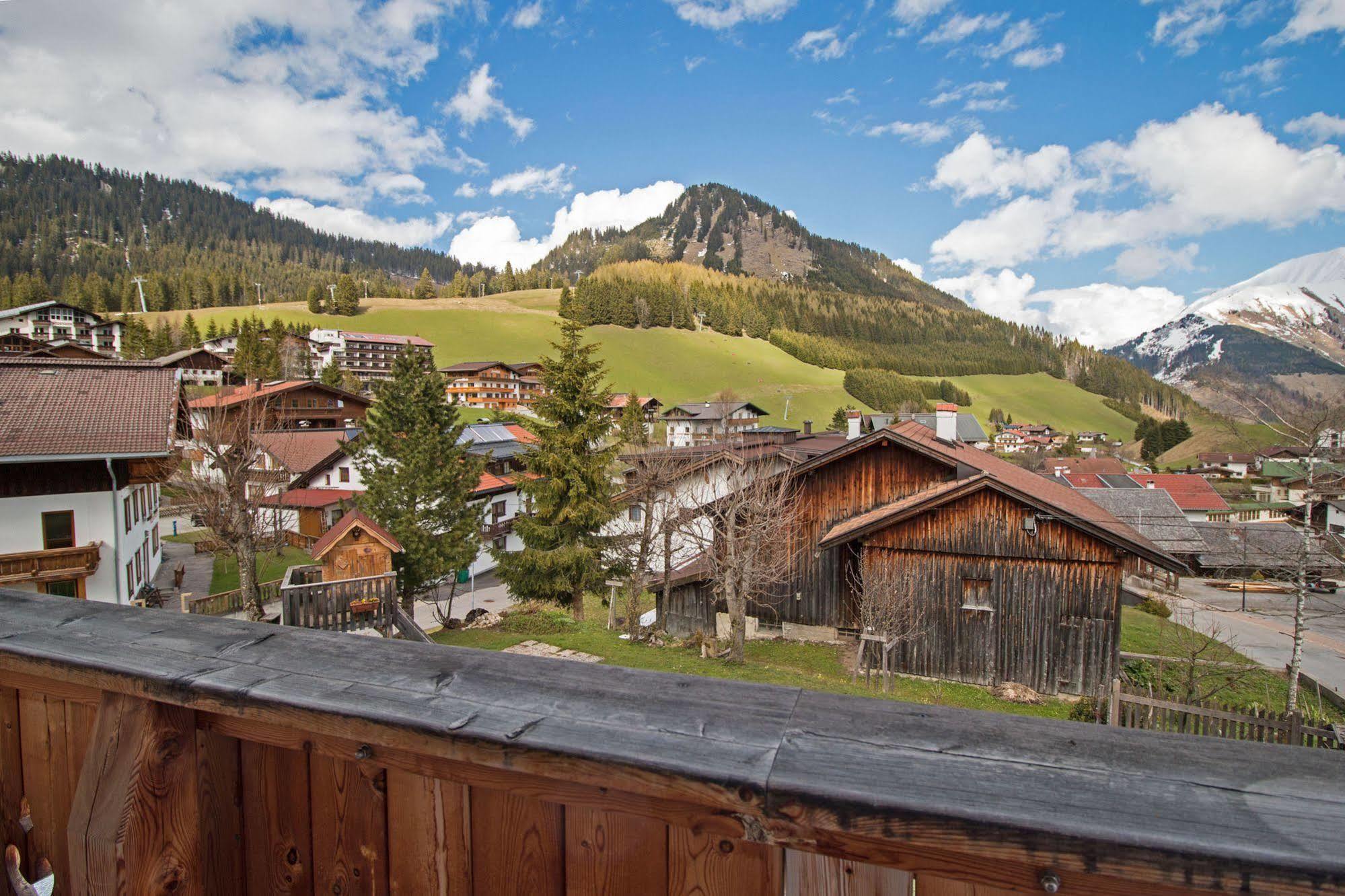 Haus Amann Apartment Berwang Exterior photo